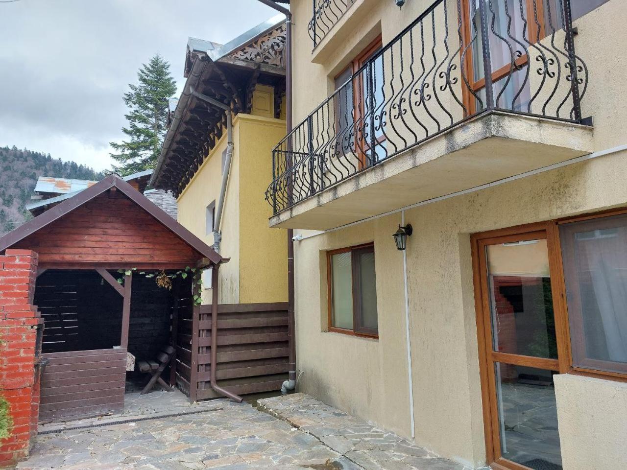 Vila Foc Alb Apartamente-Буштені Екстер'єр фото