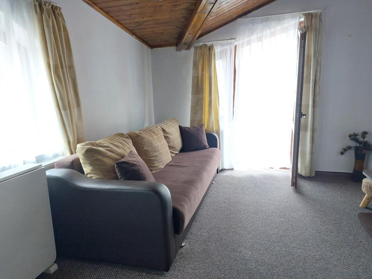 Vila Foc Alb Apartamente-Буштені Екстер'єр фото